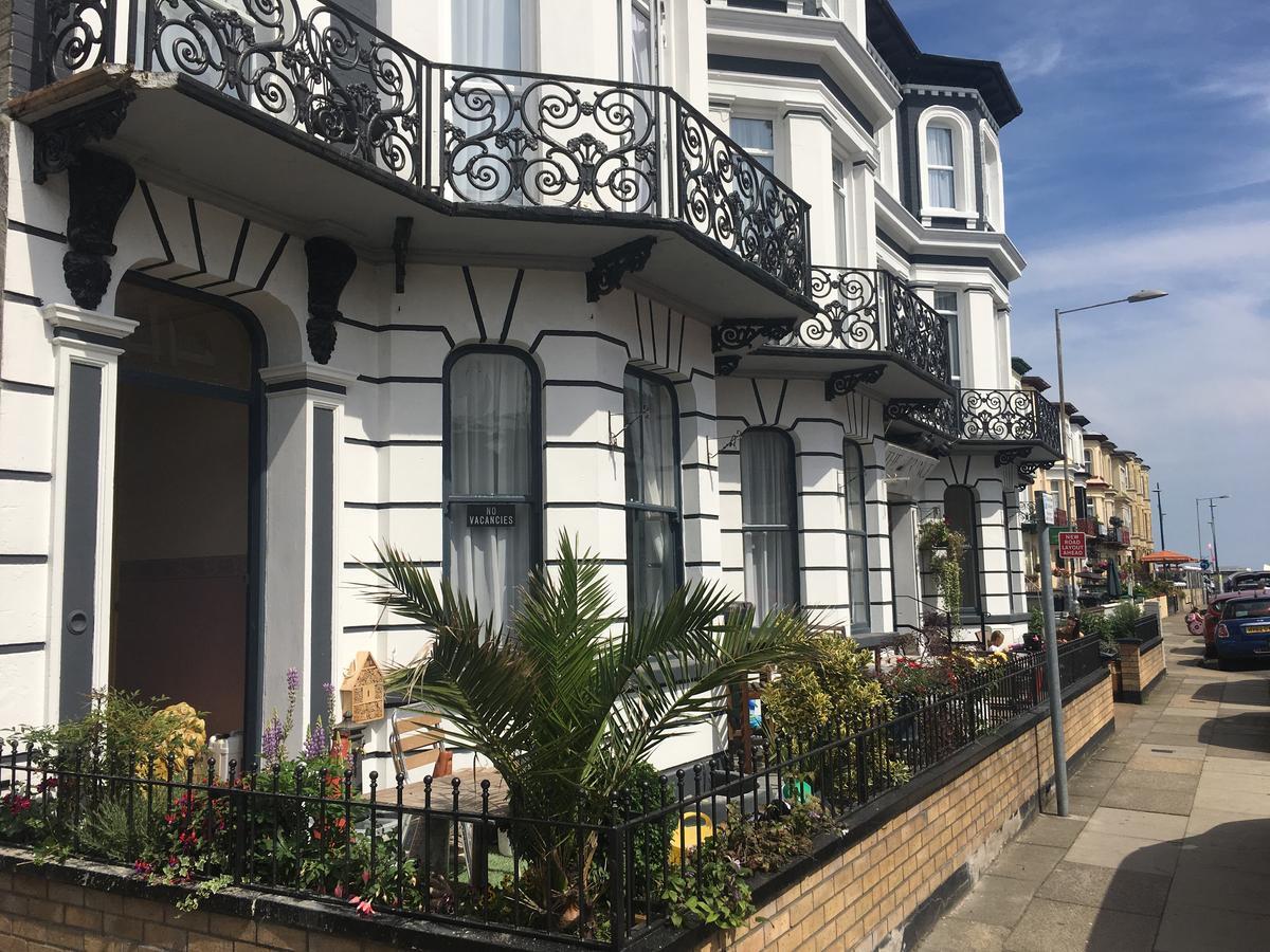 The Prince Guest House Great Yarmouth Exterior photo